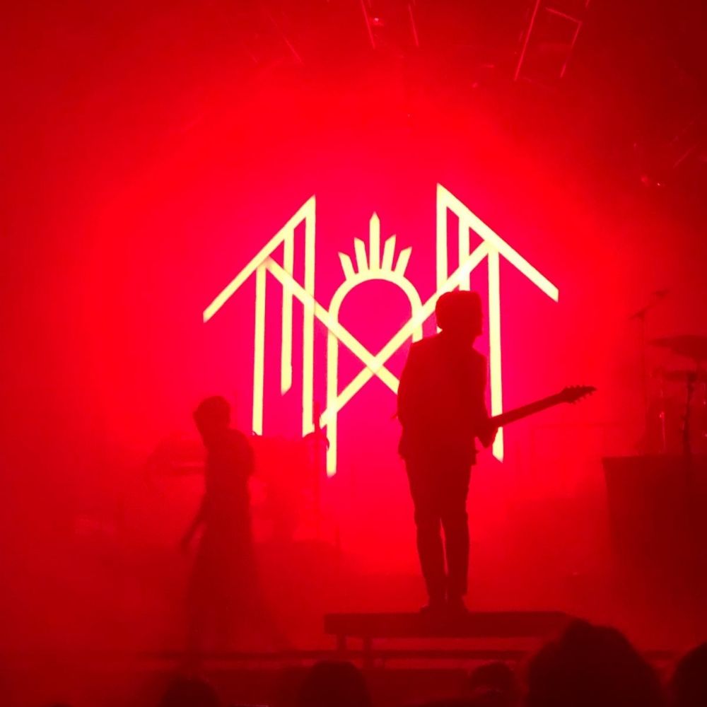 Vessel's voice crack during Missing Limbs in Budapest