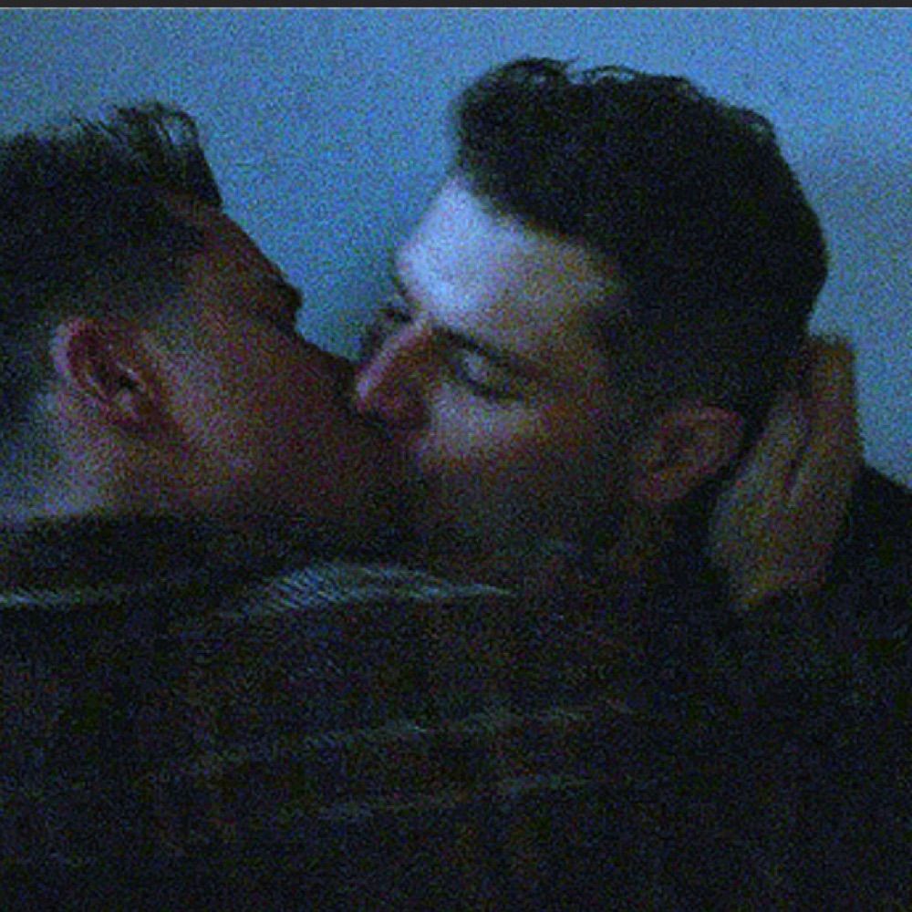 alec 🔞 || the bridge of tommy’s nose