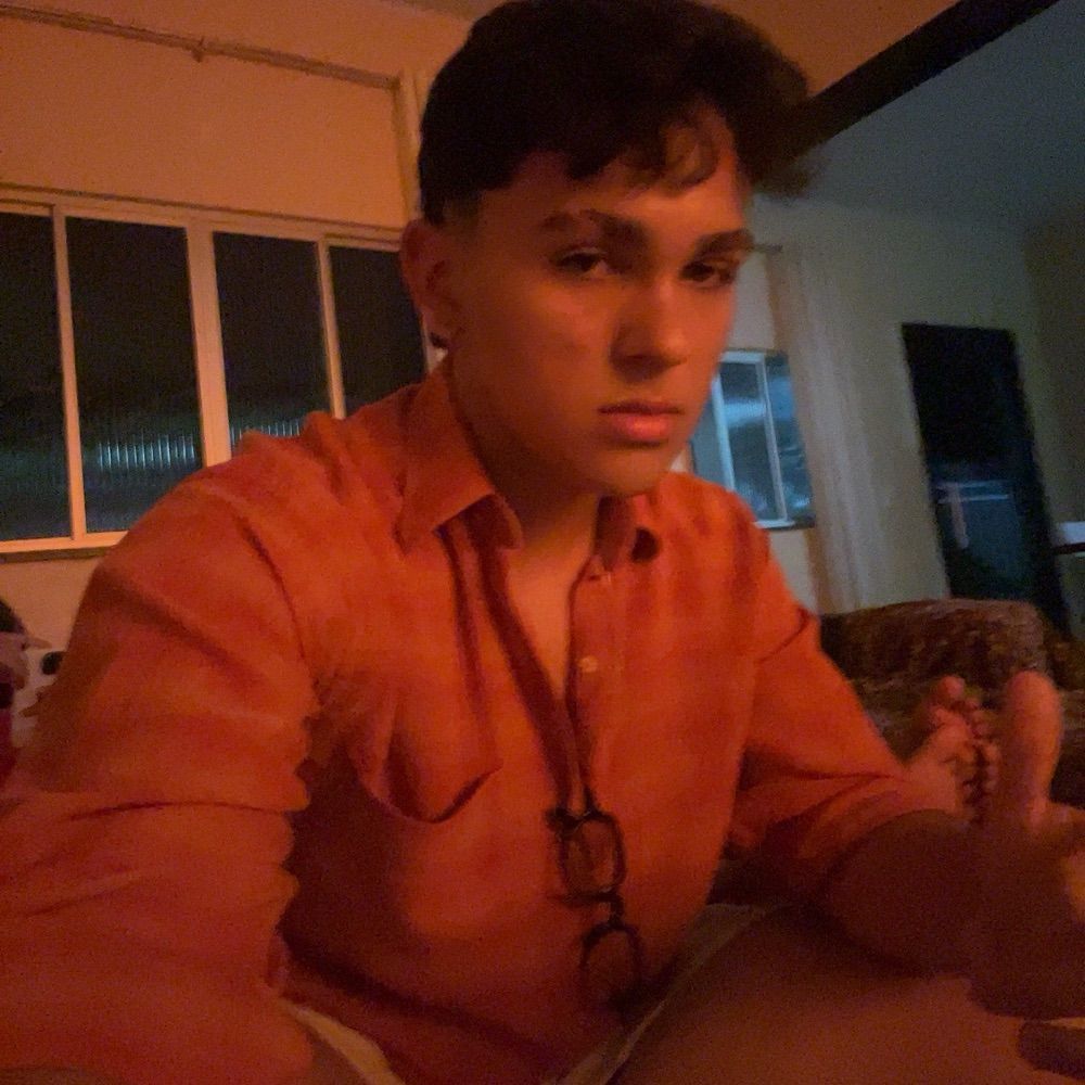 filho da britney spears comunista de iphone🫦