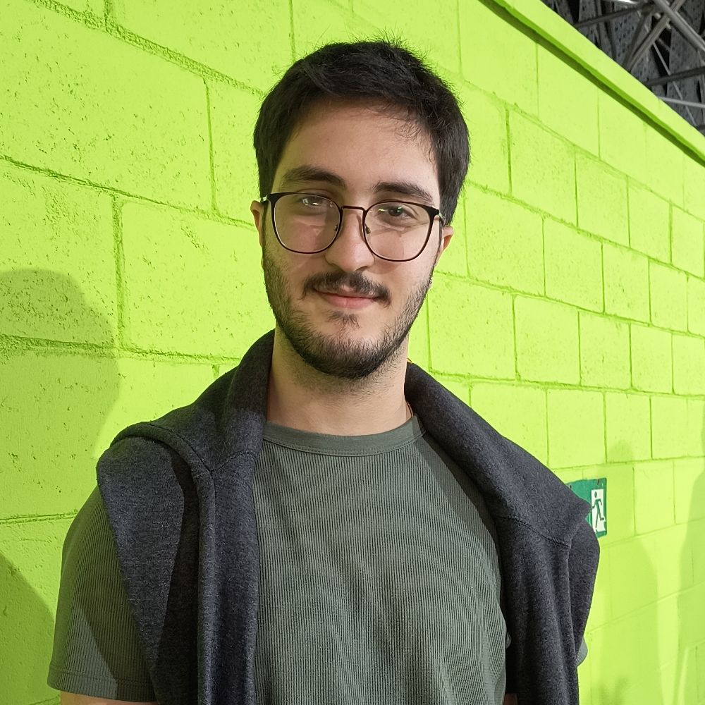 Gustavo Reis ( Irmão )