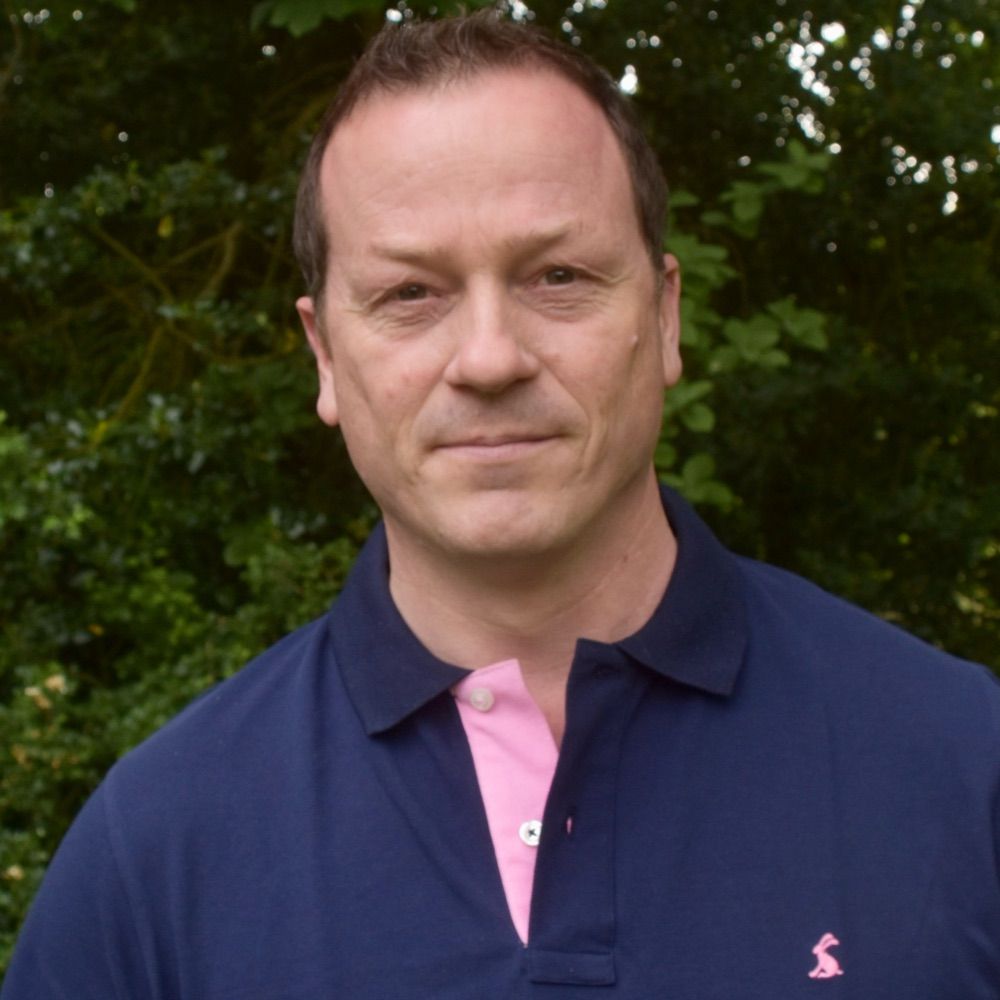 Dr Chris Barnes