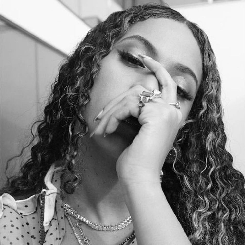 africana grande 𐚁