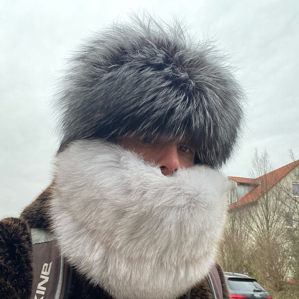 PeltSlutToy