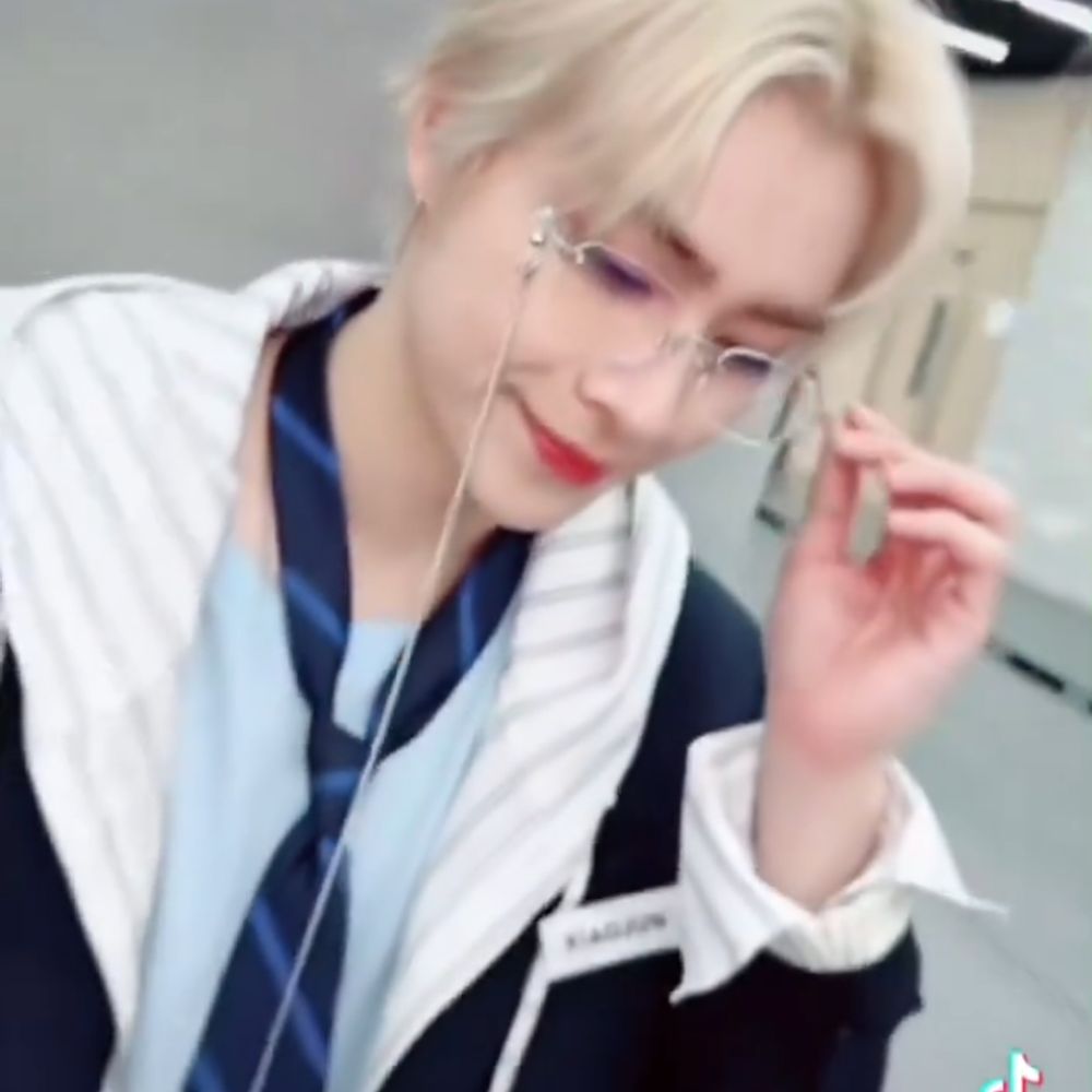 Idol Fic Recs + WayV Fics Wednesday