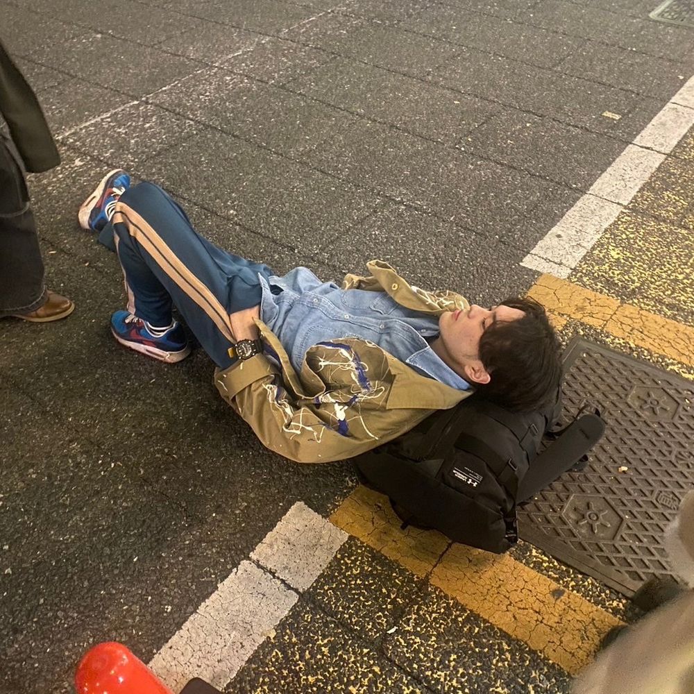 けい