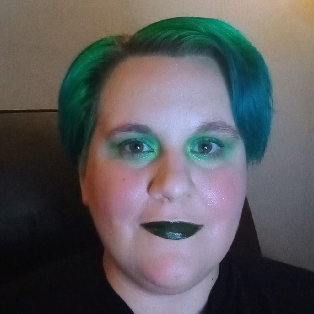 Sara L (she/her/he/him)