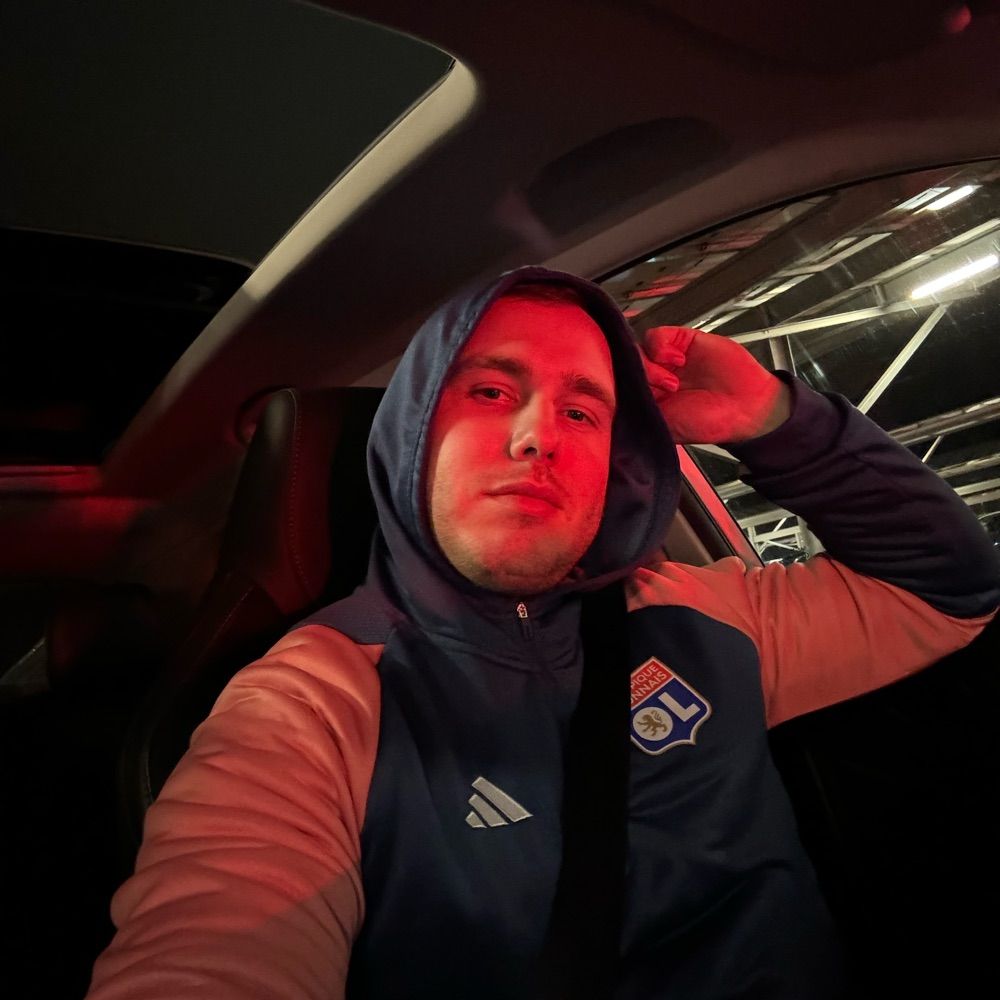 Théo 🔴🔵