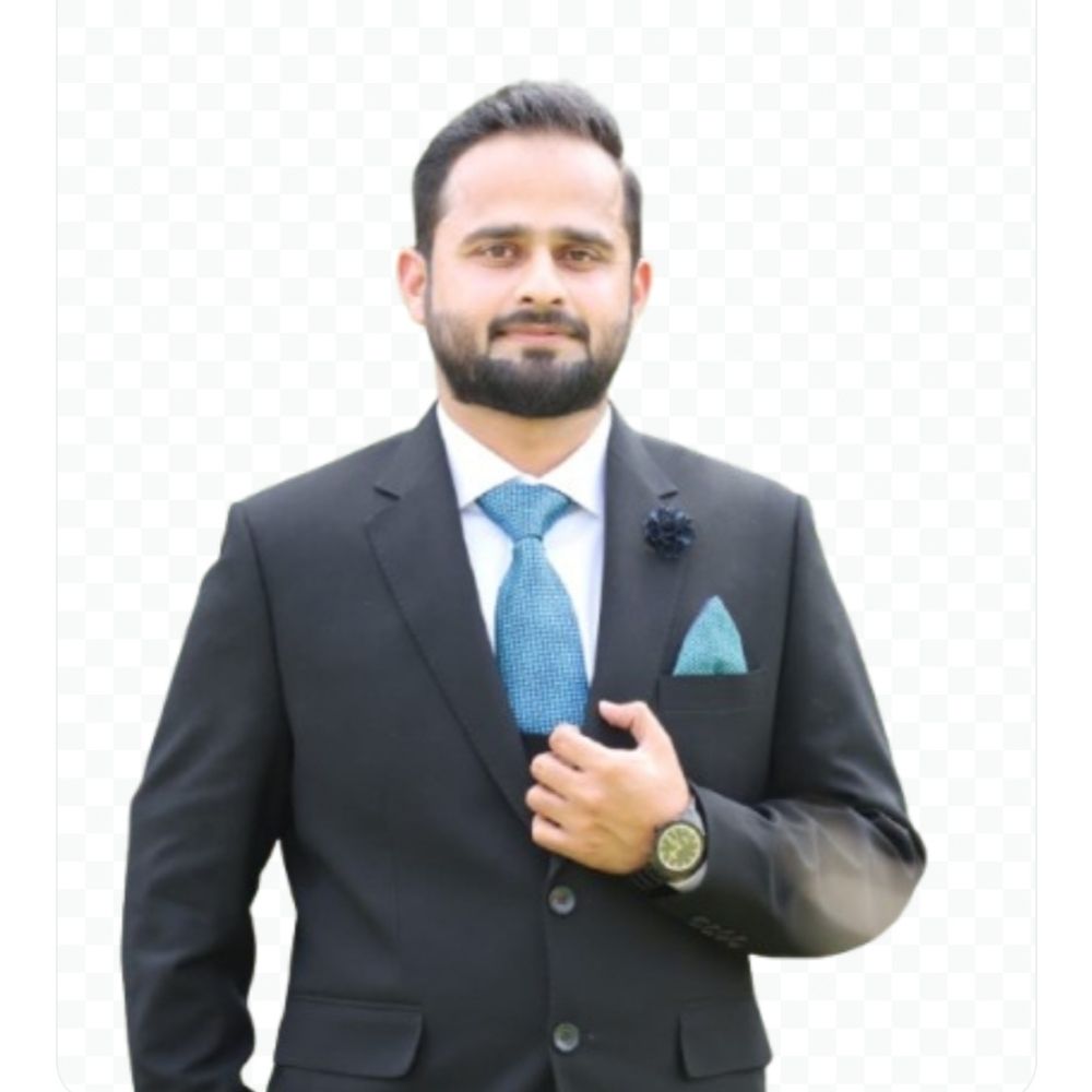 DR QAMAR