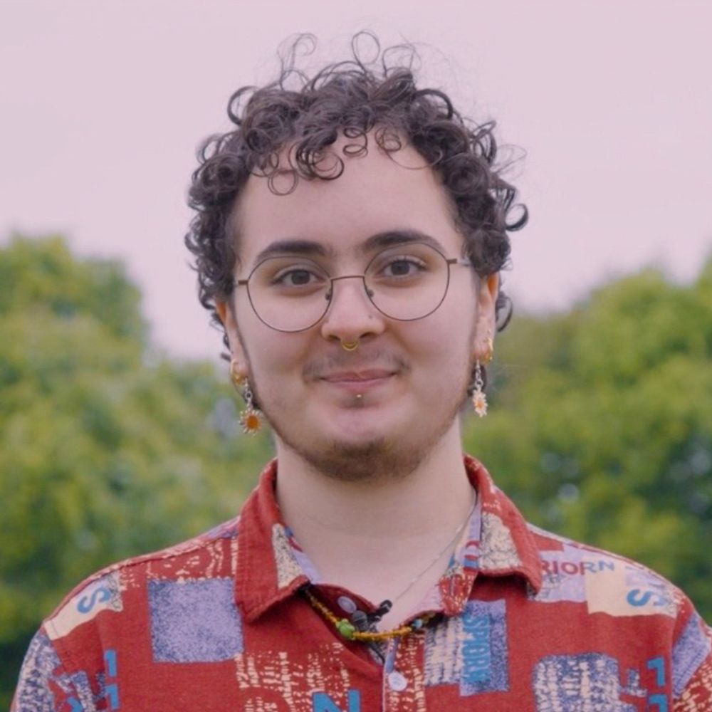 Oscar Sharples (he/they)