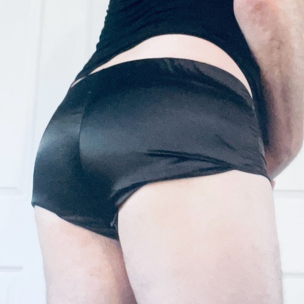 Myles Shinystar 🍑