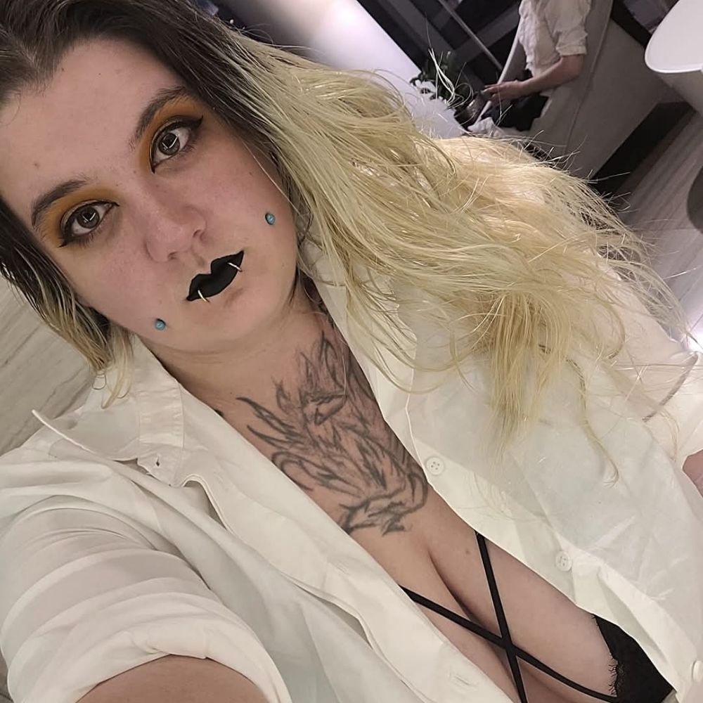 👁