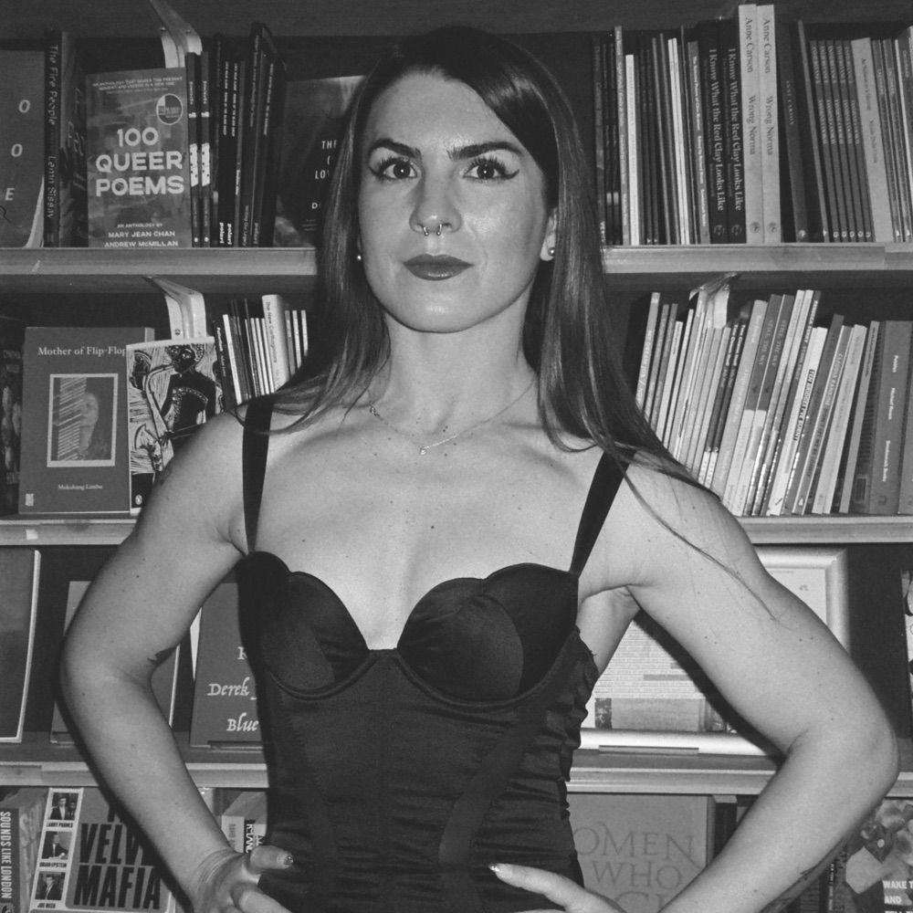 Dr Carolina Are / Blogger On Pole