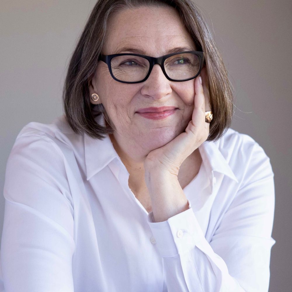 Lucinda Holdforth