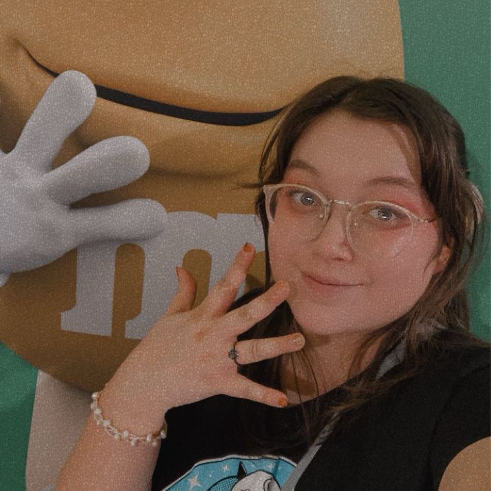 Bee ✨