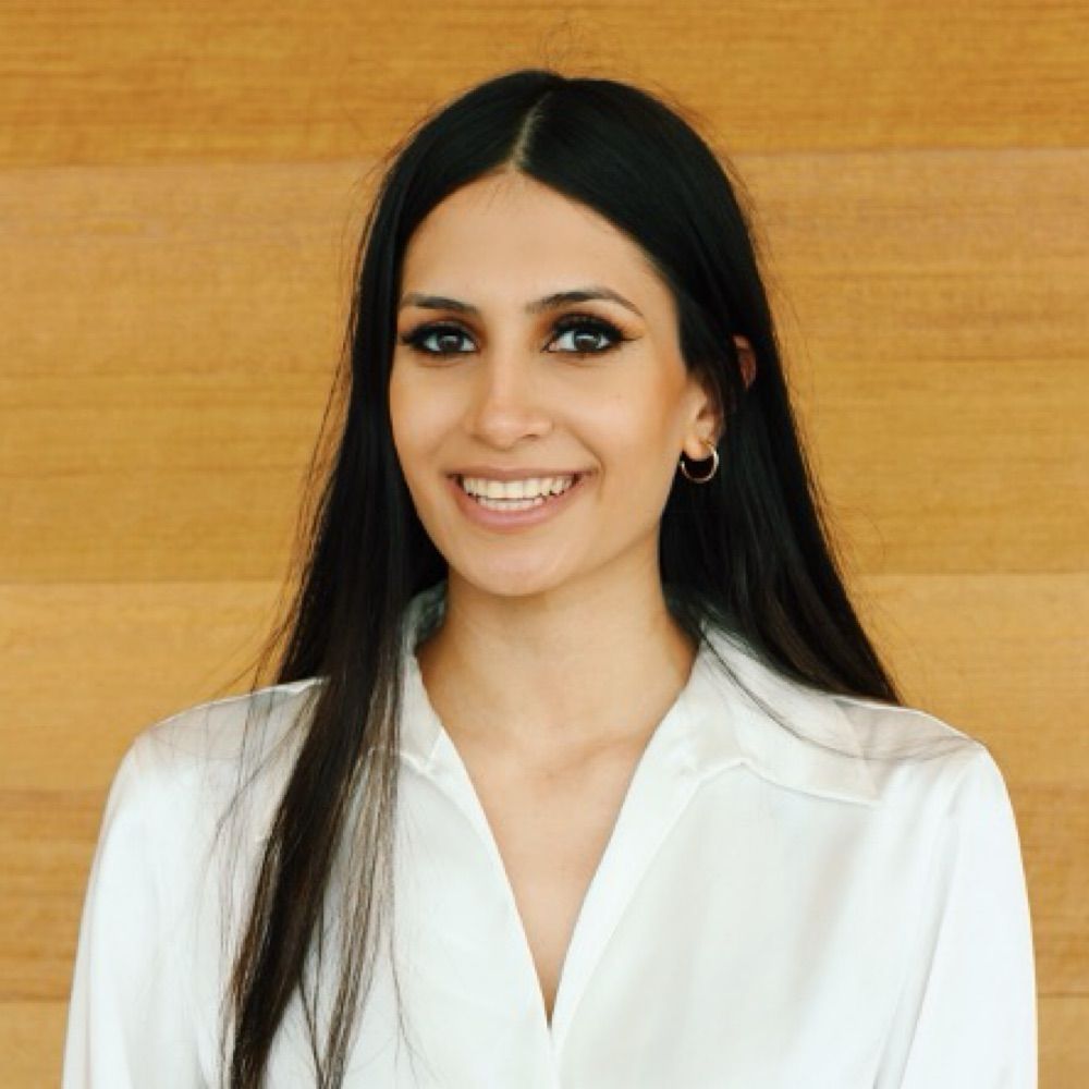 Ava Momeni