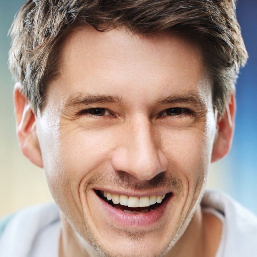 Maxim Reston - Voice Artist and Actor
