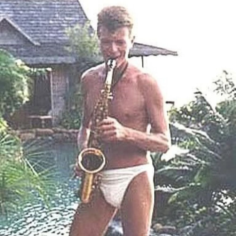 bulbous salutation