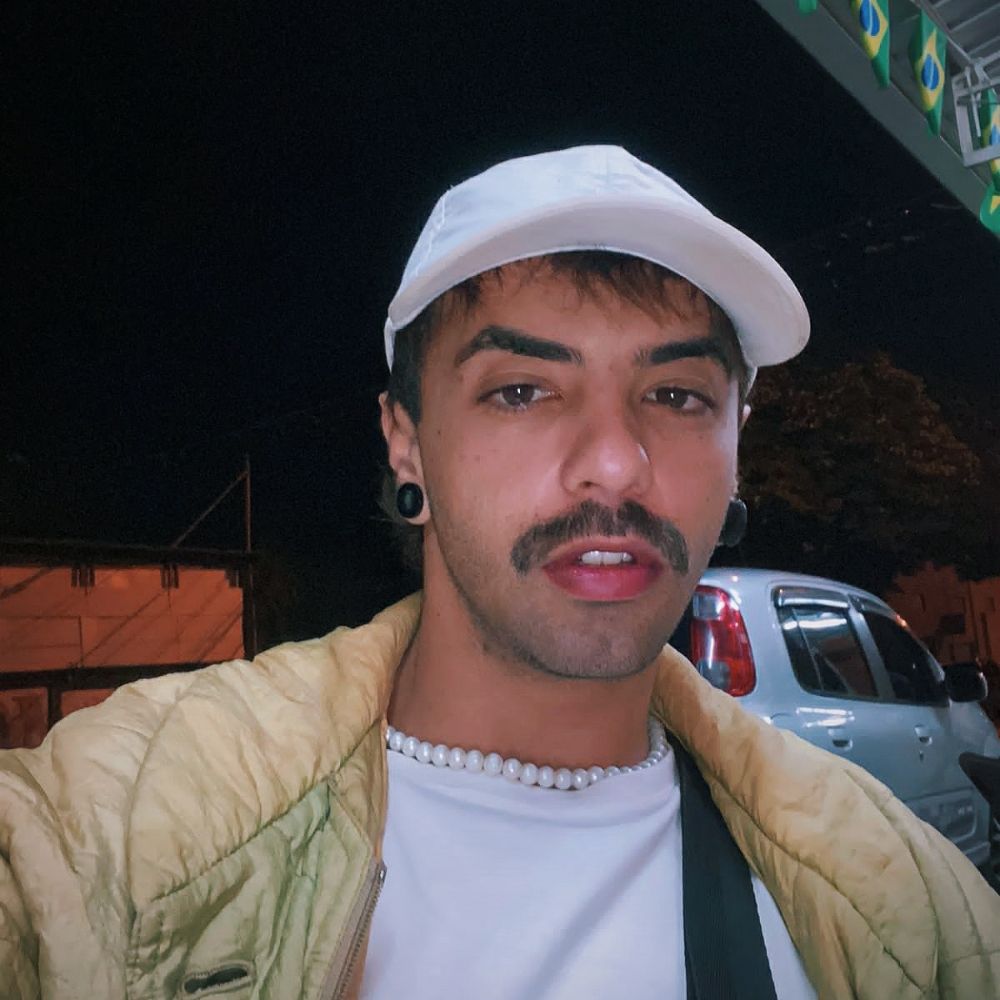 M᥆dᥱ᥉t᥆ 🕸️