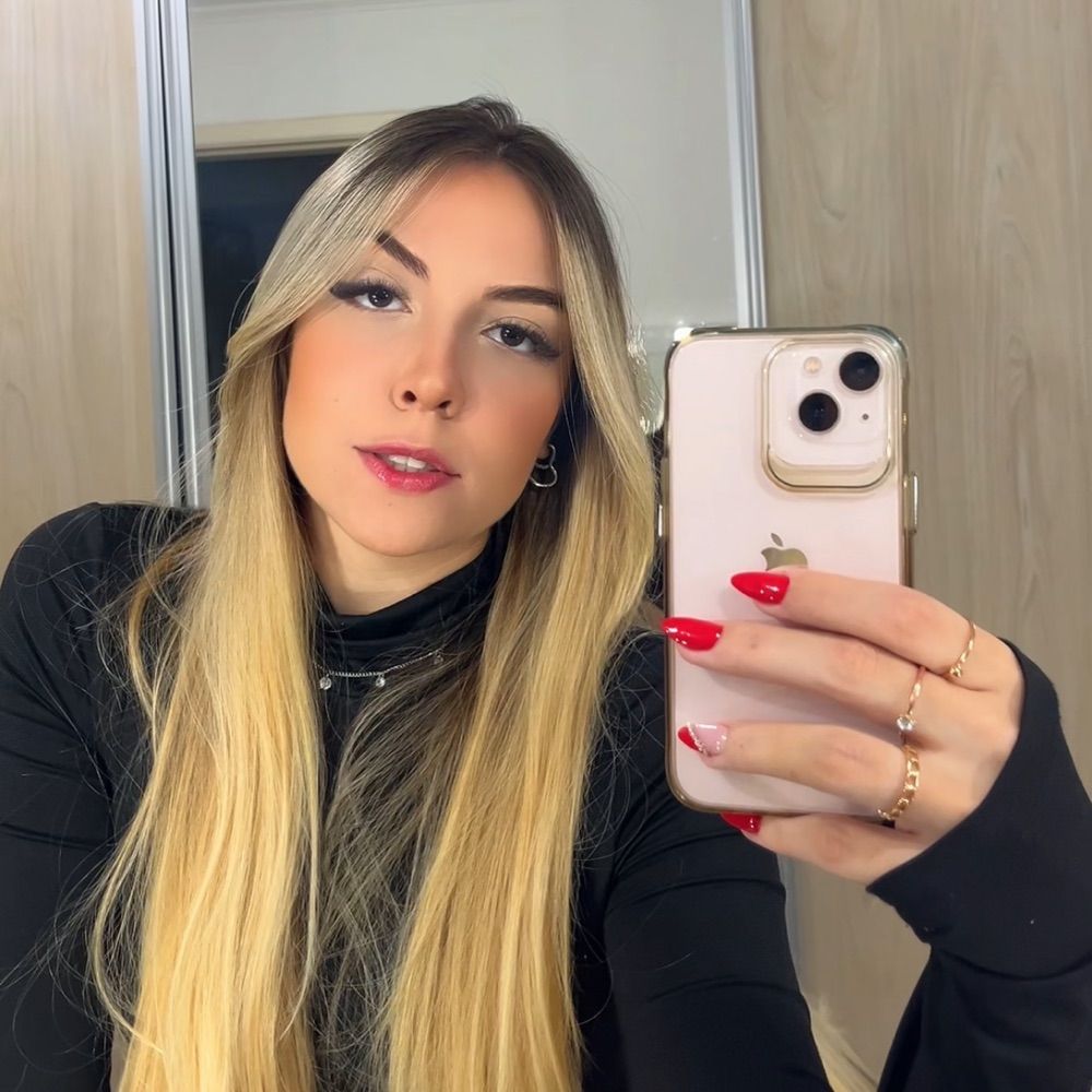 Flávia Castilho