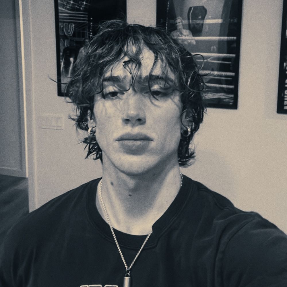 𝘆𝗼𝘂𝗿 𝗯𝗹𝗼𝗻𝗱, 𝗔𝗿i𝗲𝗹. 