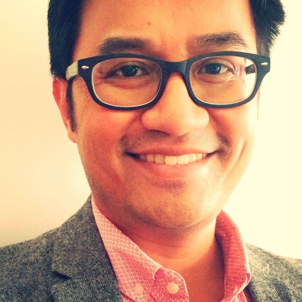 Dr Eric Levi