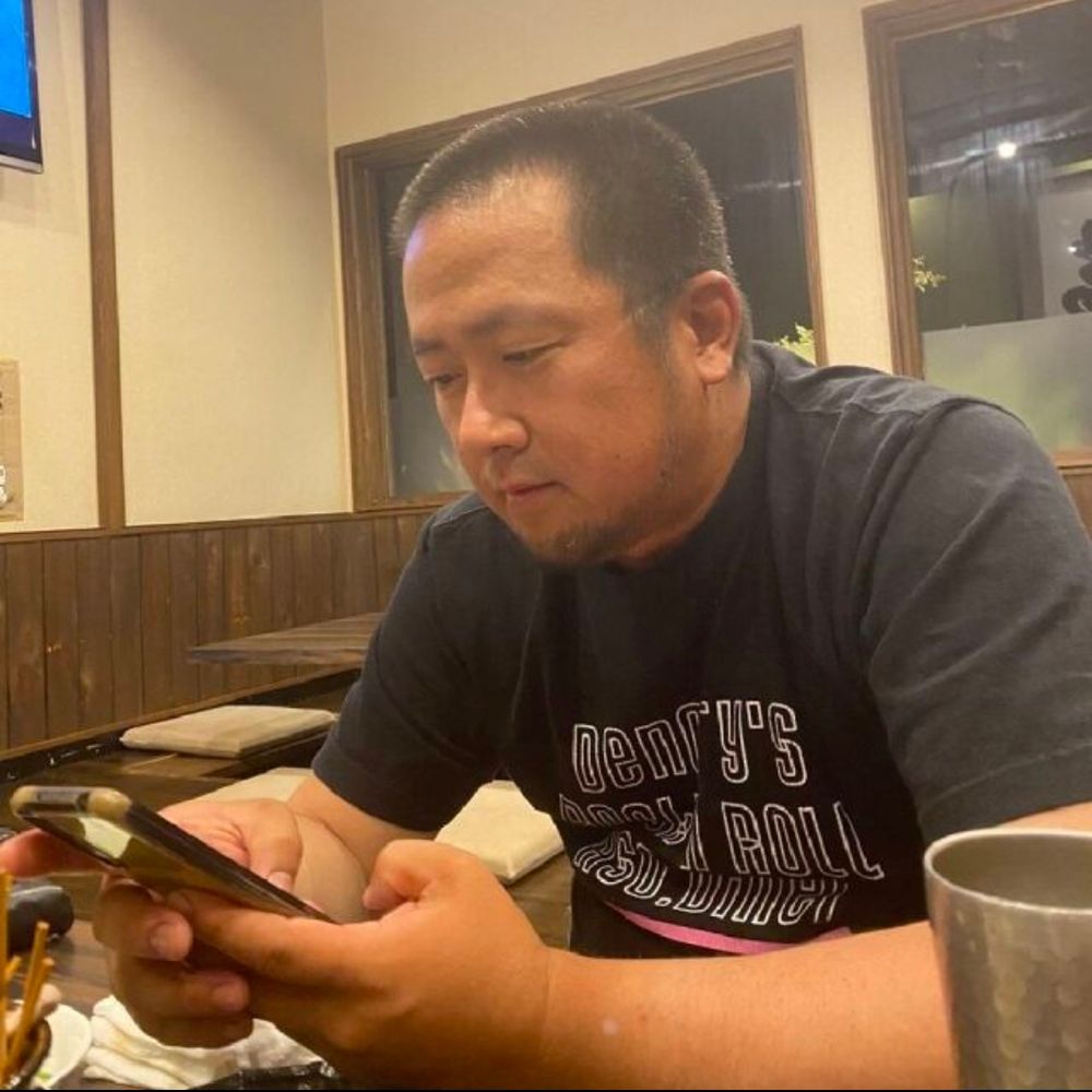 とむ