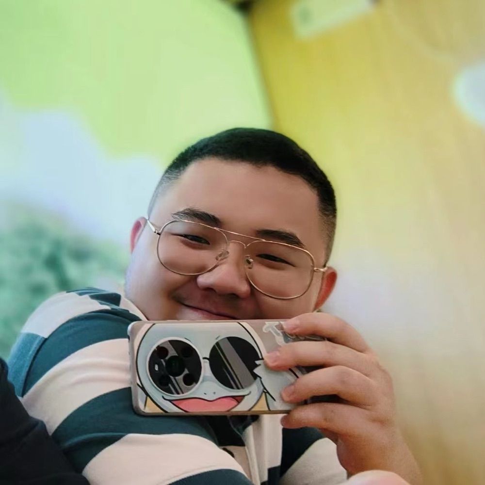 戴头盔的憨憨