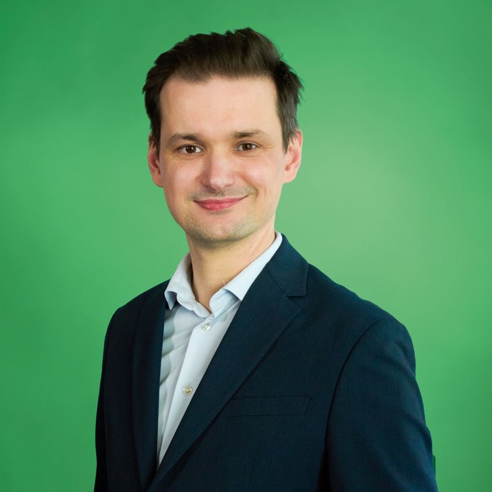 Dominic Hallau