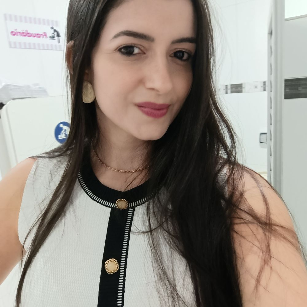 Verônica Oliveira 