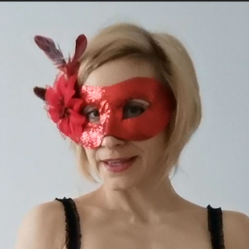 Lady_RedMask