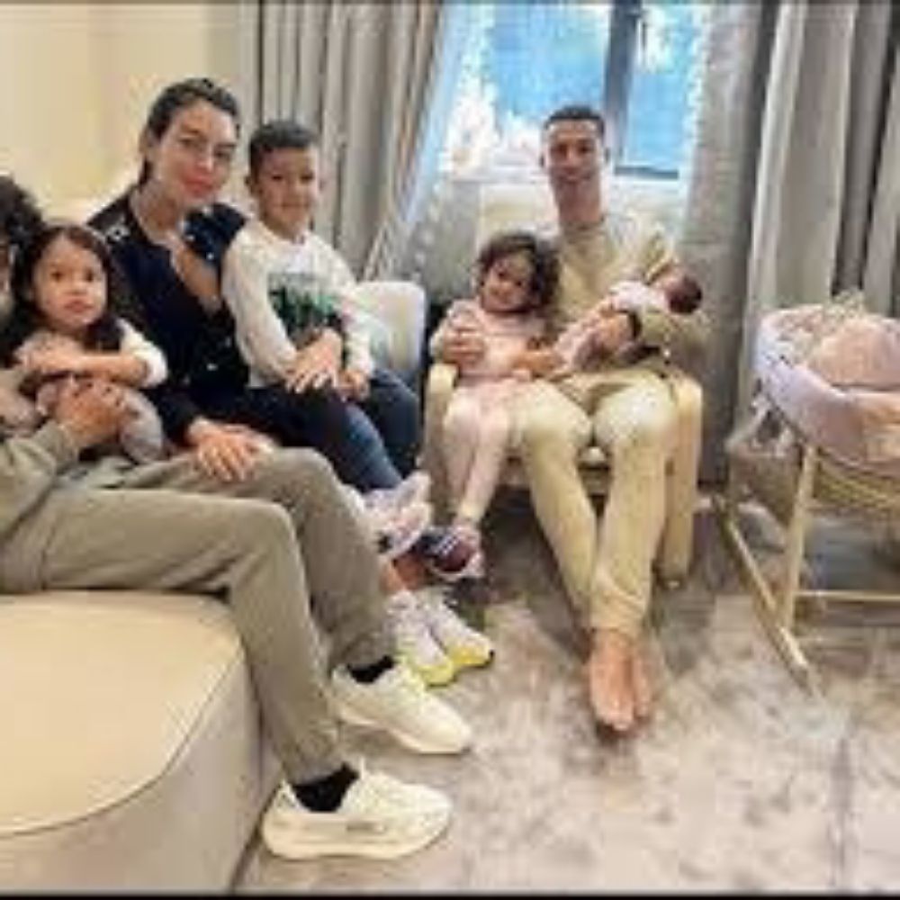 Cristiano Ronaldo fam page