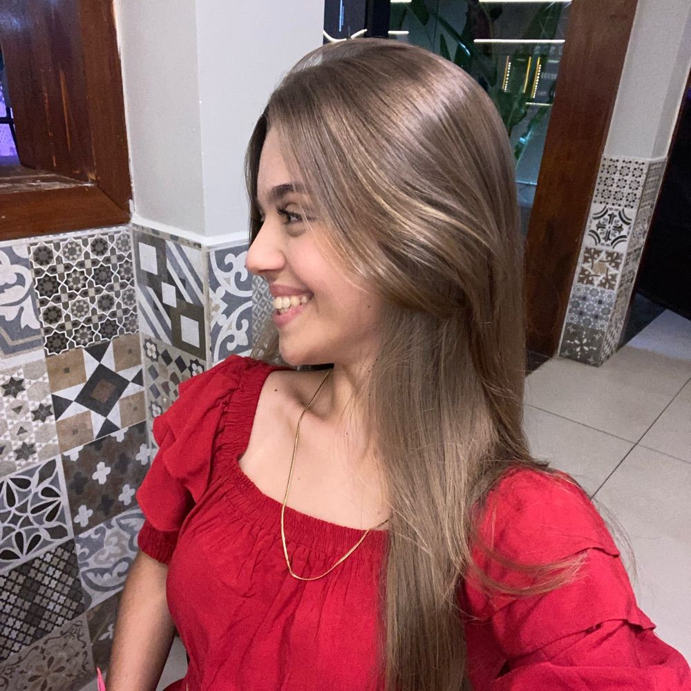 Grazi Brandão 