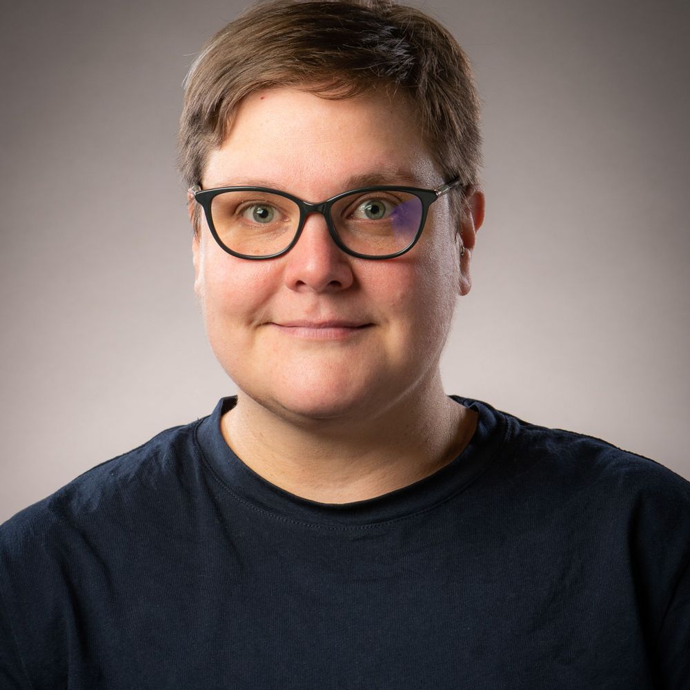 Megan L Robb