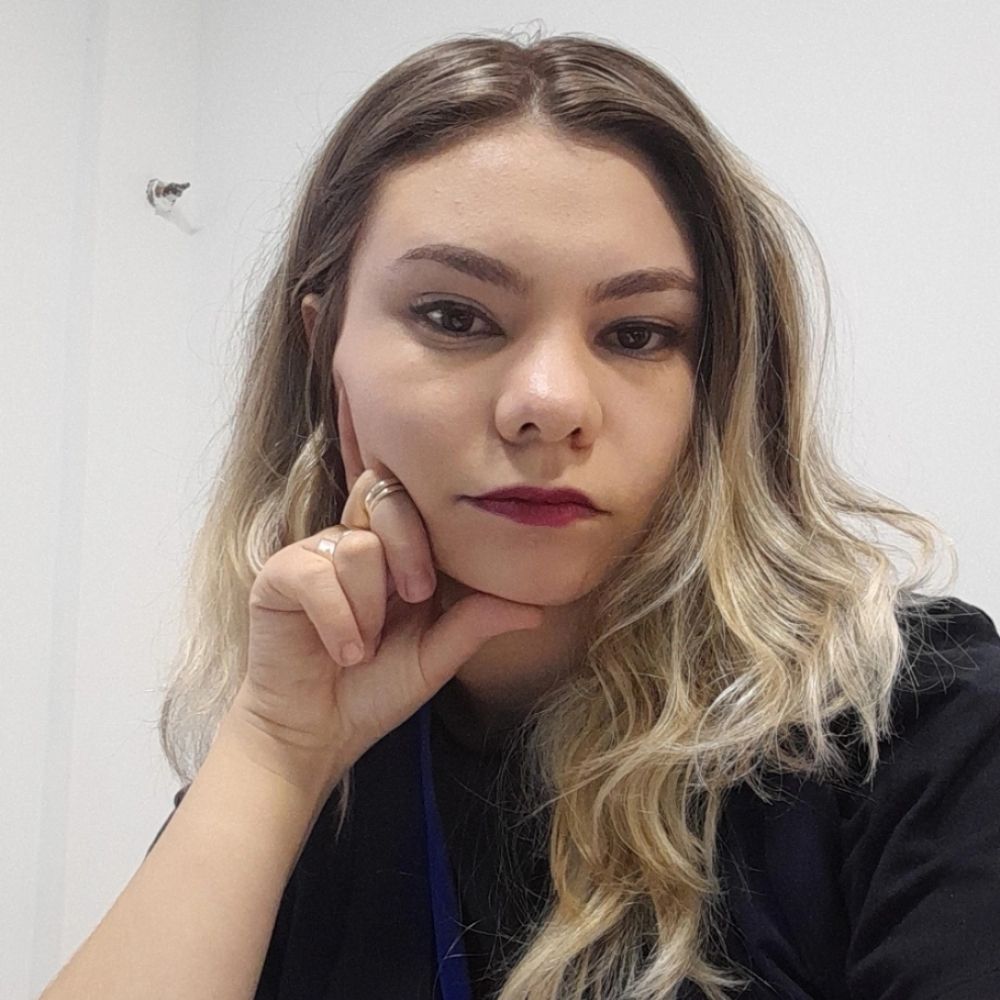 amanda18.bsky.social