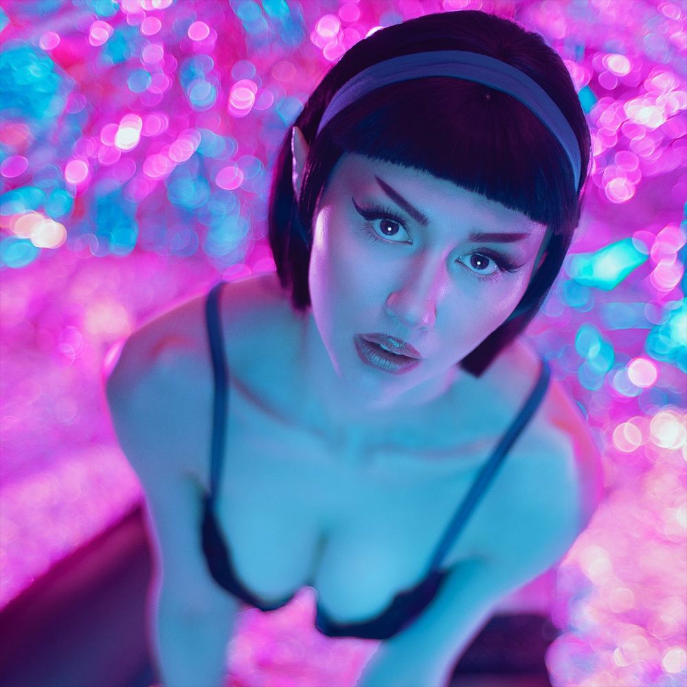 Lauren DeLorean 