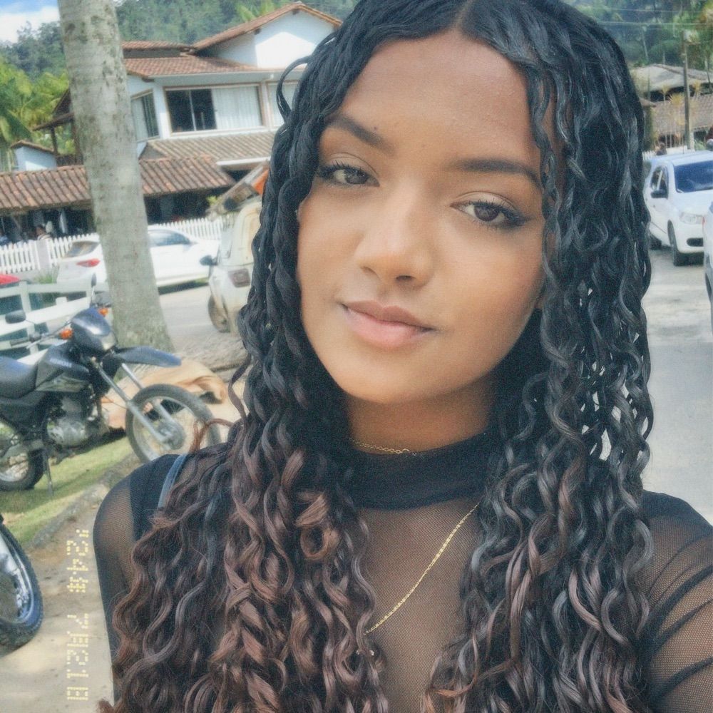 flavia lopes 
