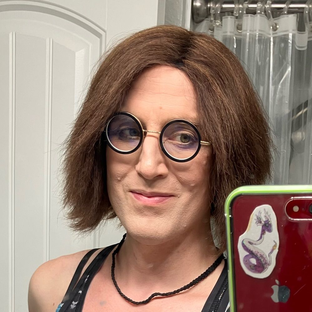 Call me Dee