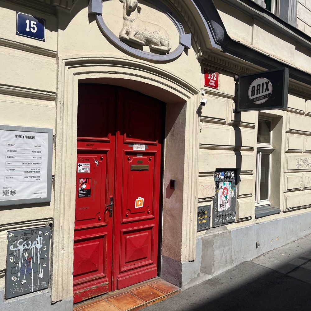 Brix Bar & Hostel Žižkov