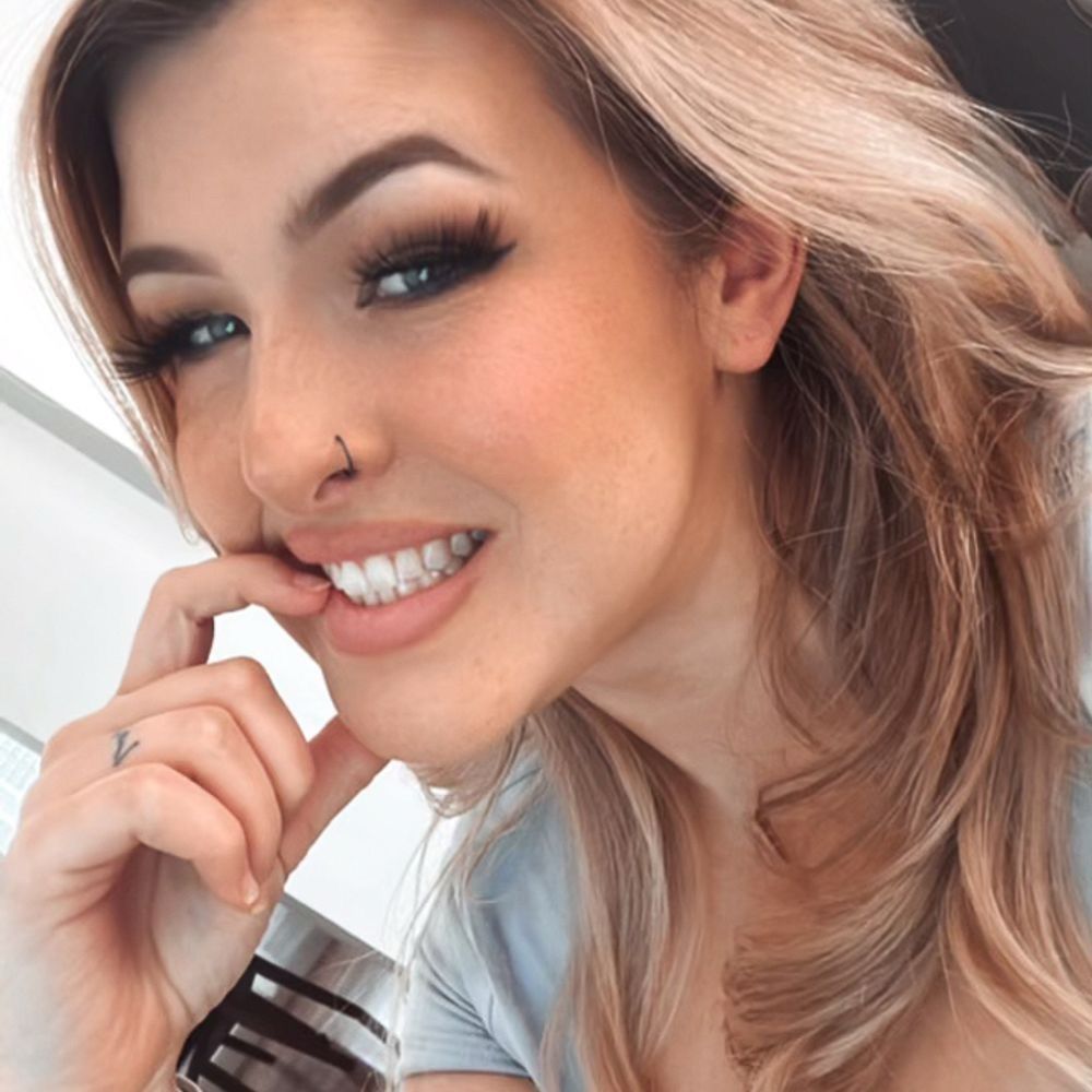 MickaelaWest