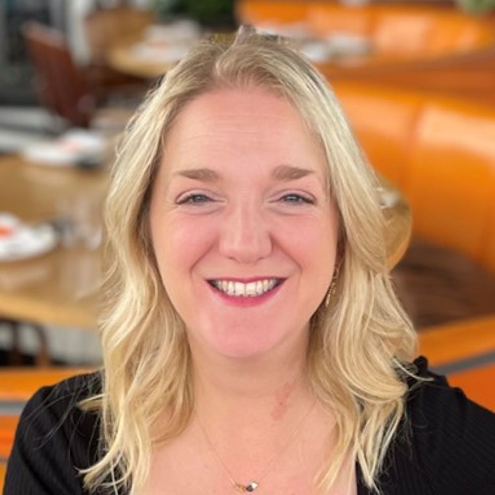 Dr Kim Jonas