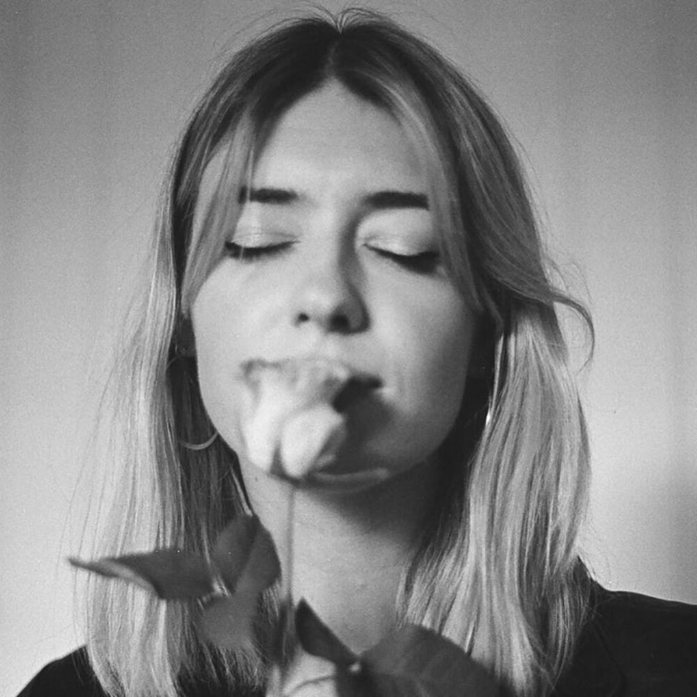 Daisy Edgar-Jones Daily