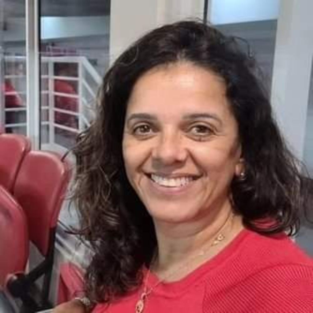Isa Carneiro 