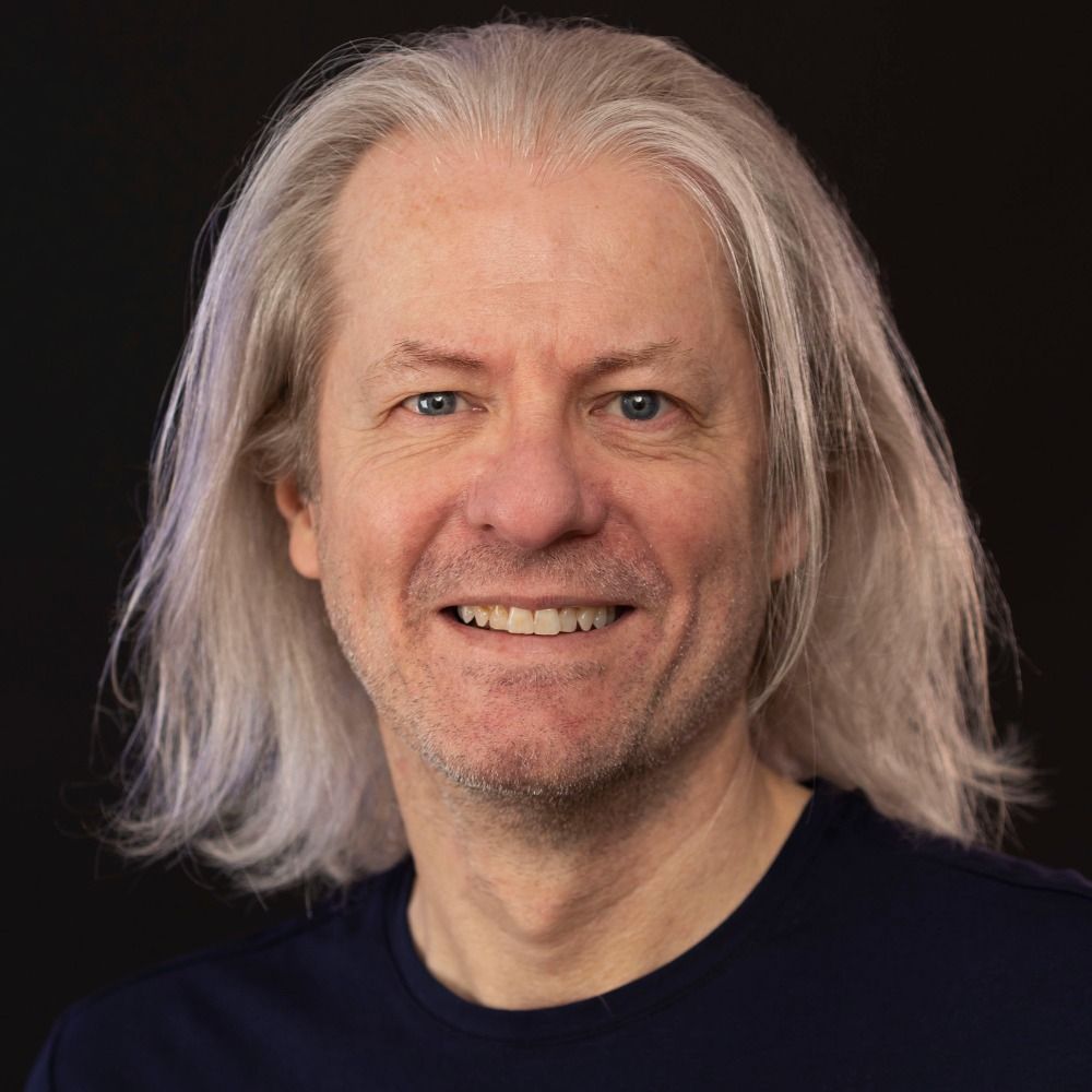 Simon Birks - comic/novel/screen writer & publisher