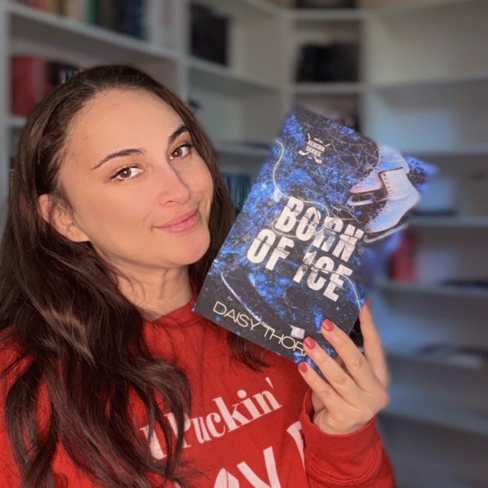 Pana✨| BOOKISH CONTENT CREATOR