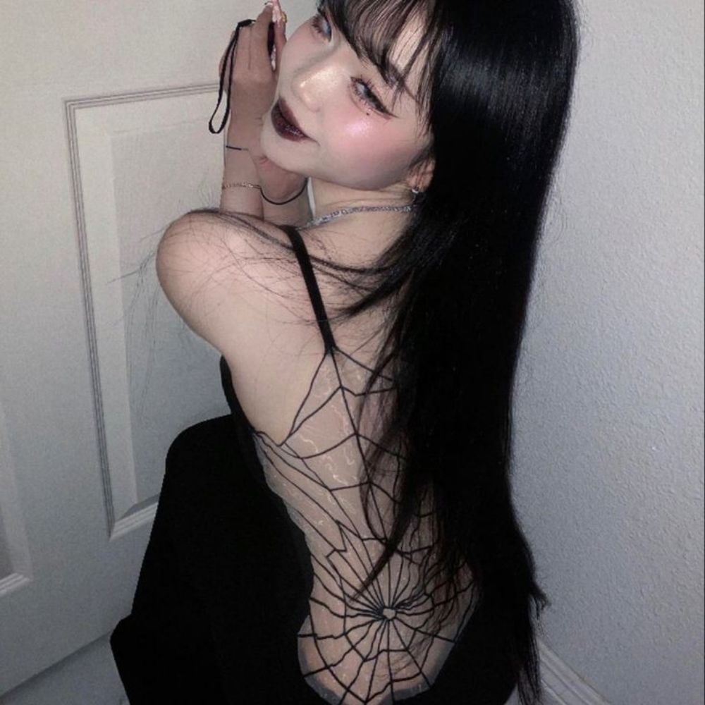 ♱