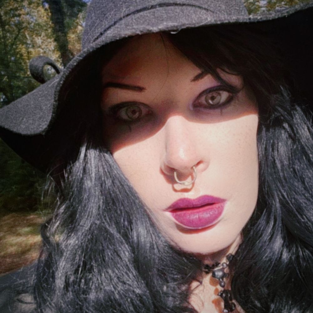 Ròs Elise Clark