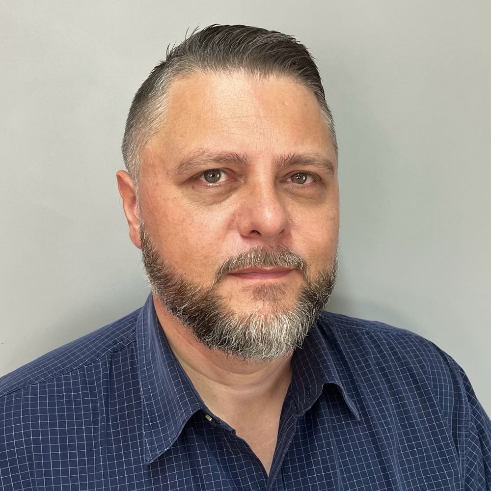 Dirk Strauss