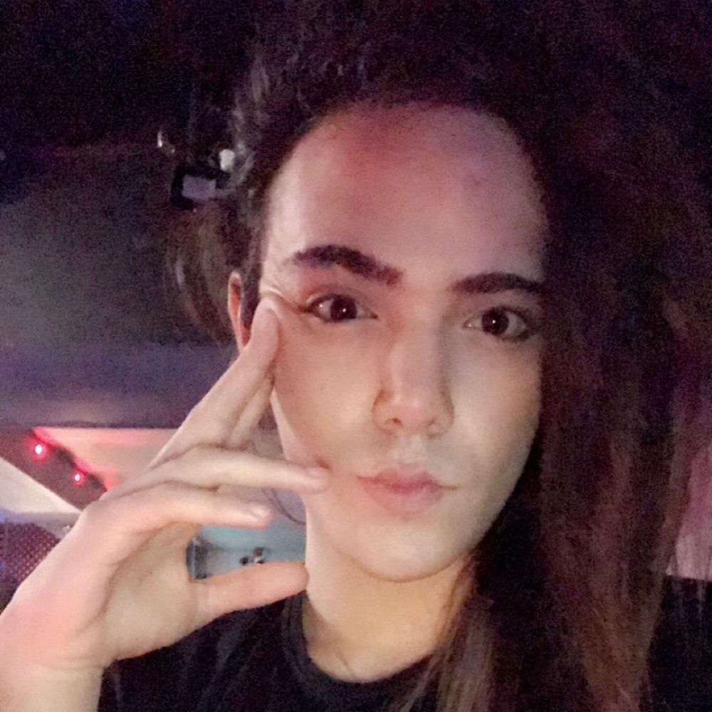 🖤❤️ D 🤍💚