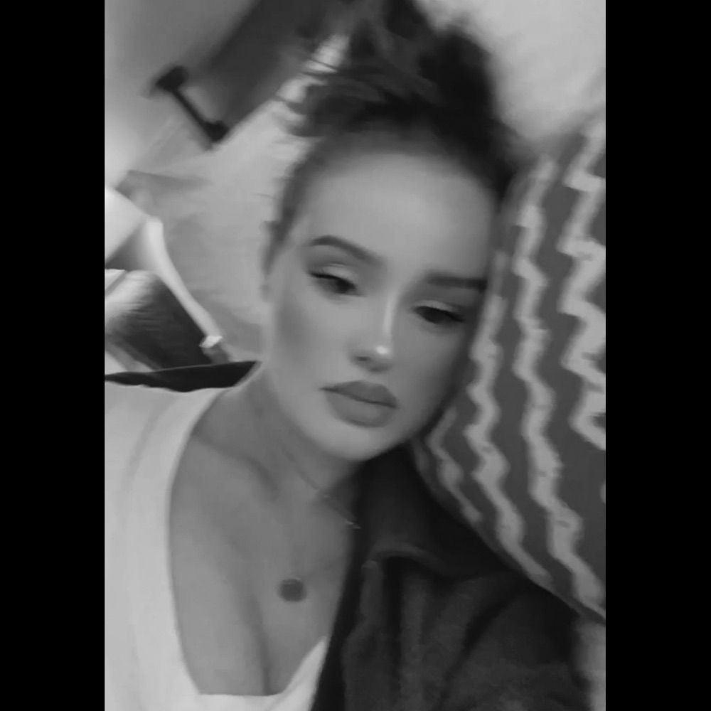 Mo