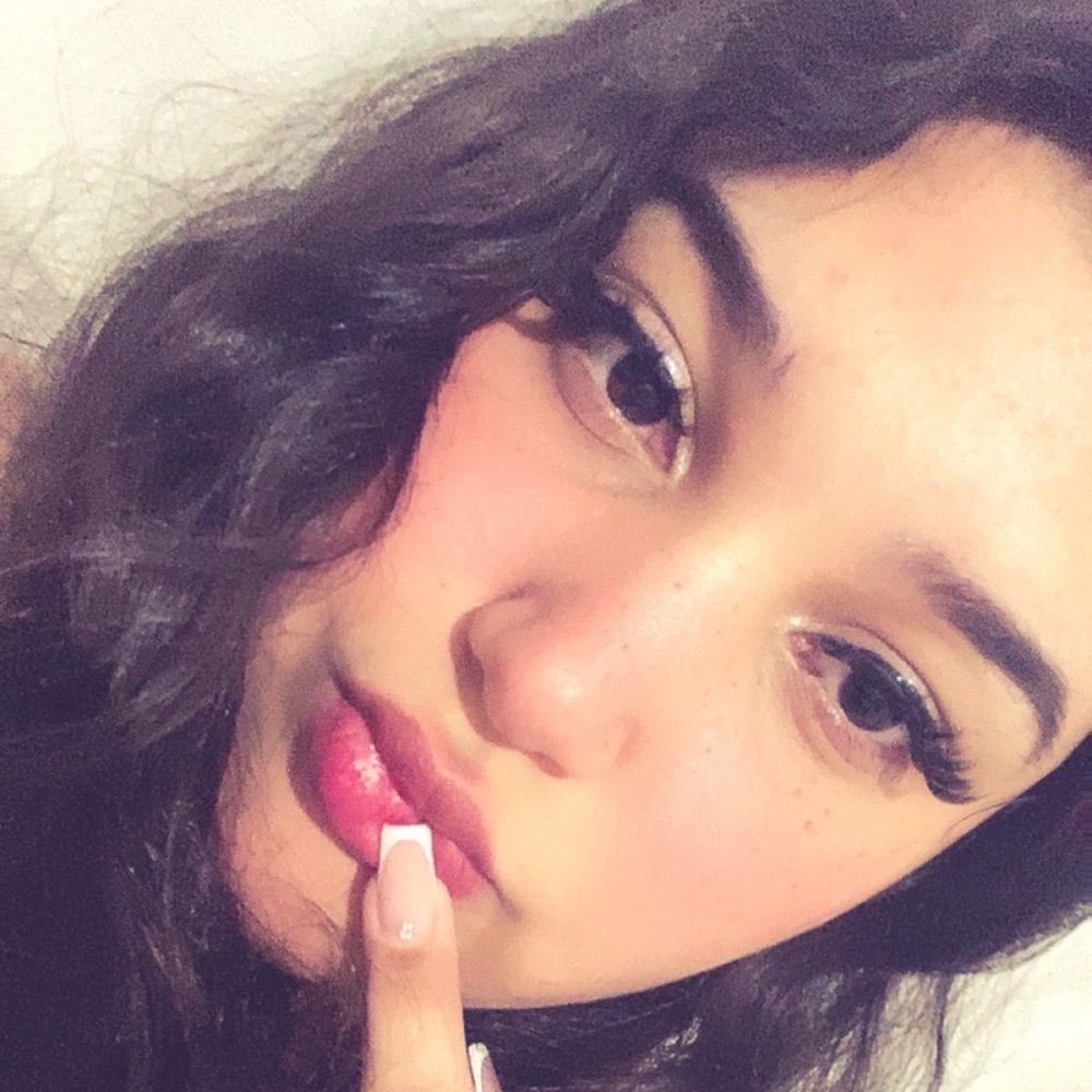 lele >^..°